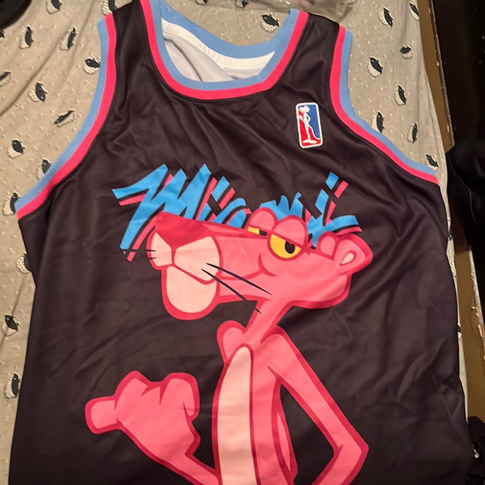 This is a very good quality jersey to wear out and about